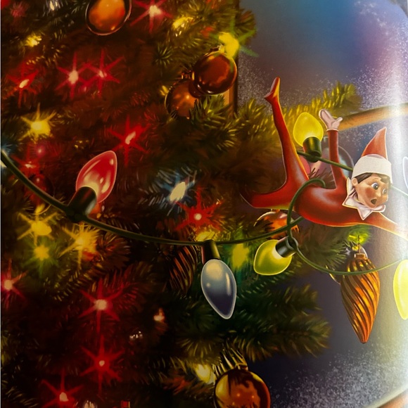 The Elf on the Shelf's Night Before Christmas by Chanda A. Bell (2020) - Picture 4 of 10